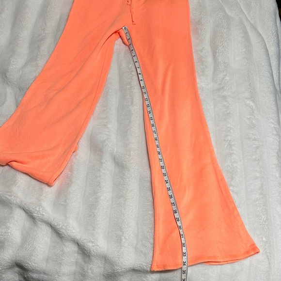 SKIMS NWT Size Medium Light French Terry Flare Pant Neon Orange - Picture 8 of 9